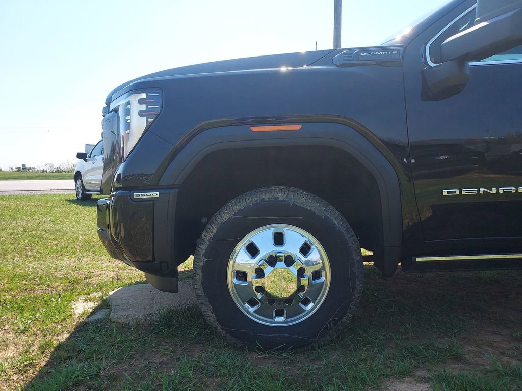 Used 2024 GMC Sierra 3500 Denali Ultimate image 16