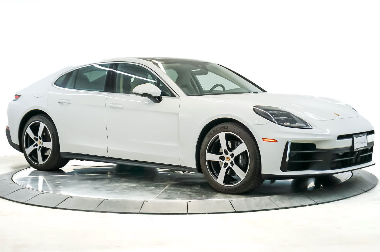 Certified 2025 Porsche Panamera 4 AWD/4WD image 7