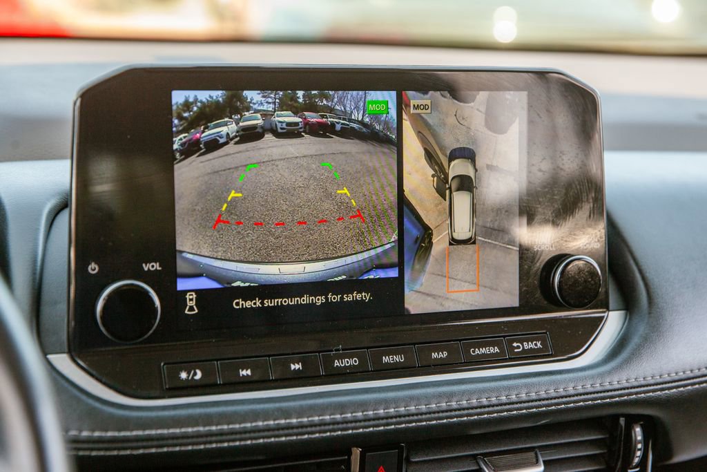 Used 2023 Nissan Rogue SL w/ SL Premium Package image 16