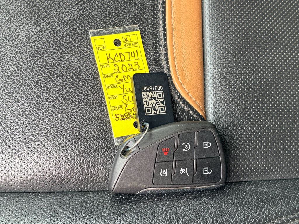 Used 2023 GMC Yukon AT4 w/ LPO, Floor Liner Package AWD/4WD image 31