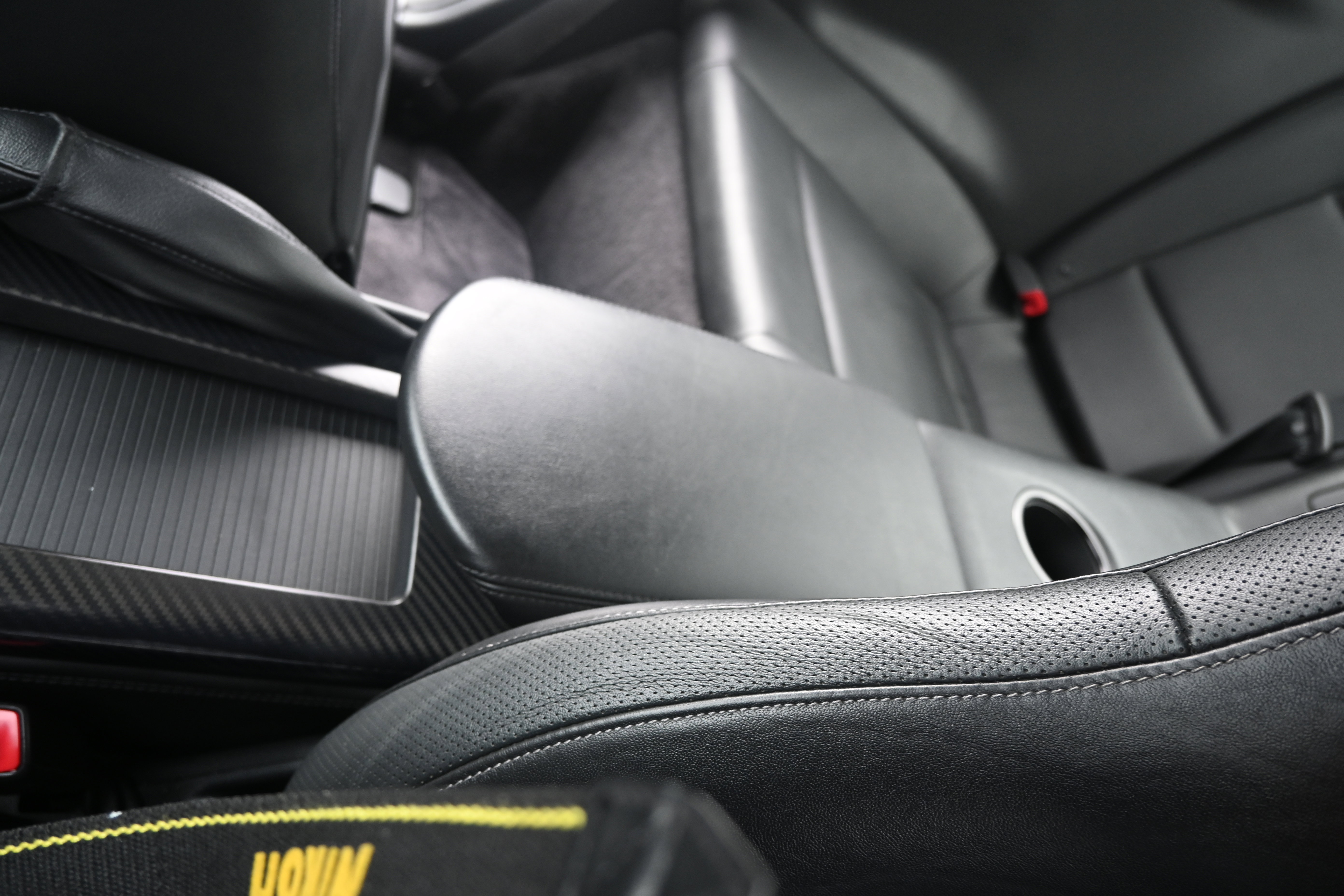 Used 2017 Nissan GT-R Premium image 38