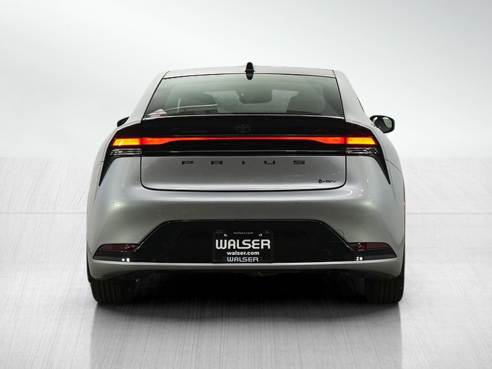 Used 2025 Toyota Prius Limited image 6