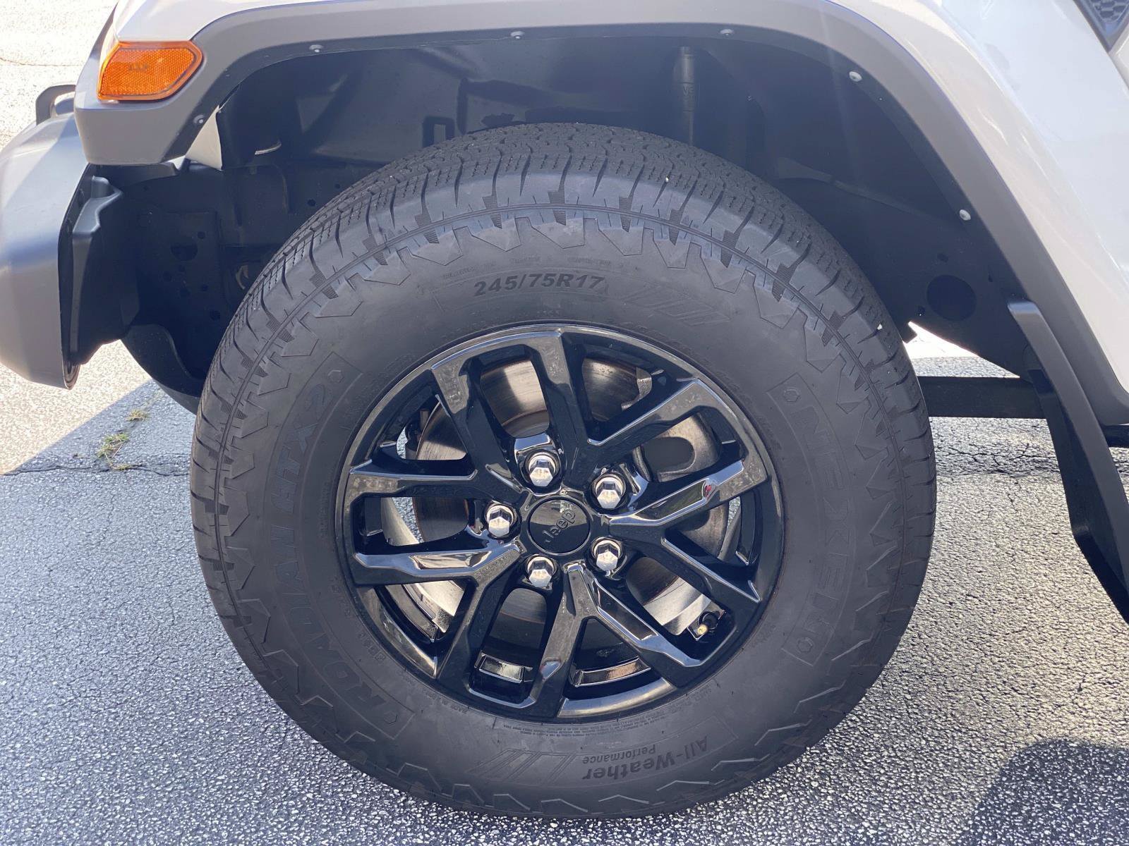 Used 2022 Jeep Gladiator Sport AWD/4WD image 10