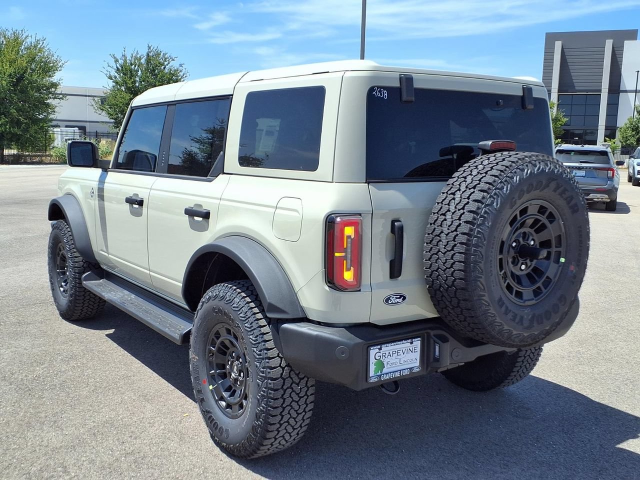 New 2026 Ford Bronco Outer Banks w/ Sasquatch Package AWD/4WD image 6