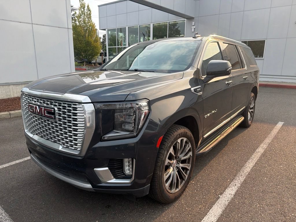Used 2021 GMC Yukon XL Denali w/ Advanced Technology Package AWD/4WD image 2