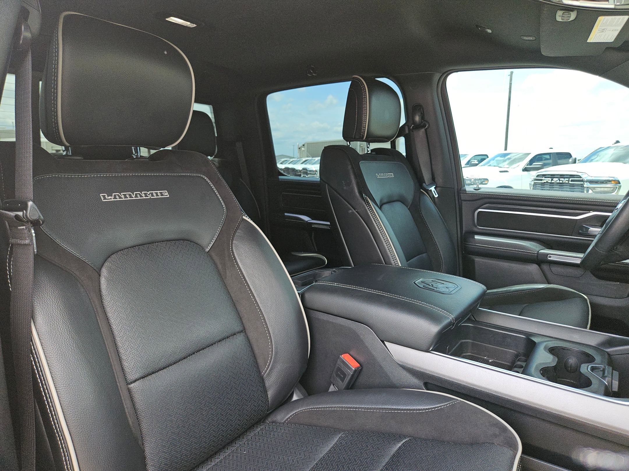 Used 2024 RAM 1500 Laramie AWD/4WD image 30