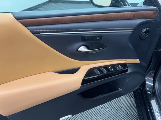 Certified 2024 Lexus ES 350 w/ Premium Package FWD image 8