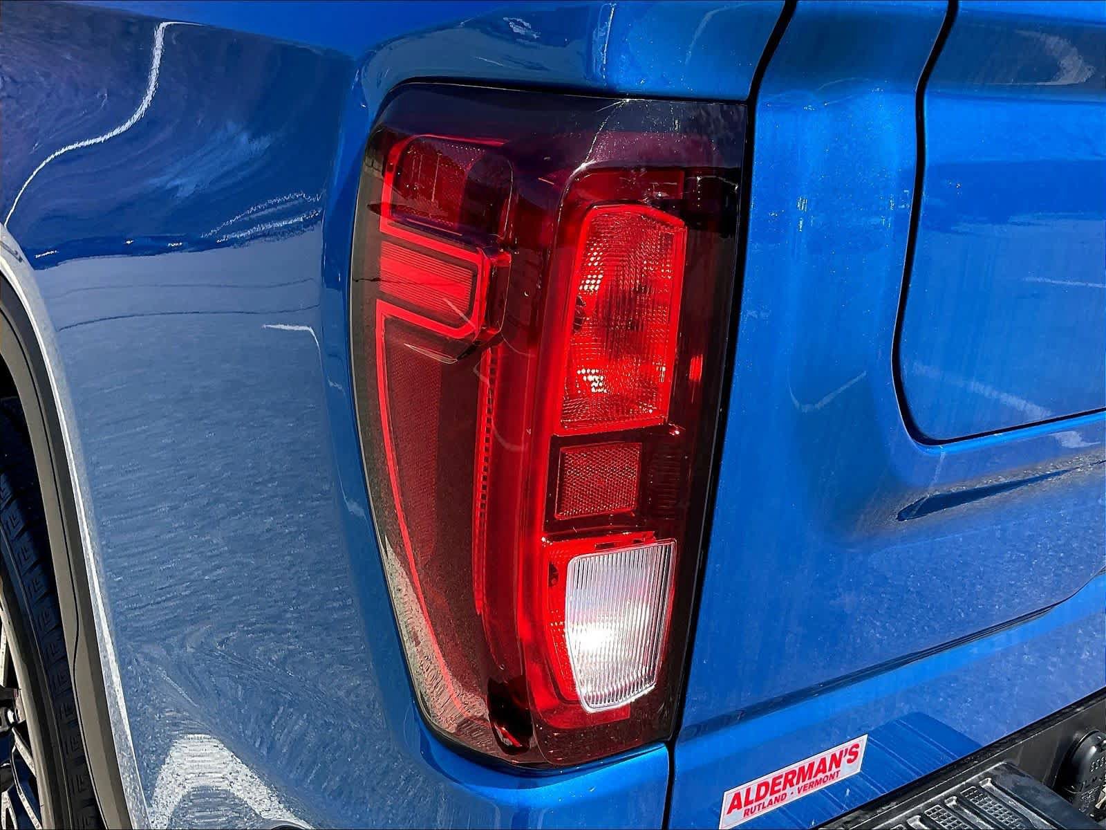 Used 2022 GMC Sierra 1500 Elevation w/ X31 Off-Road Package AWD/4WD image 33