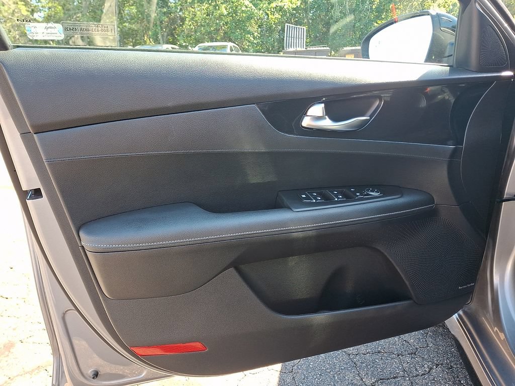 Used 2023 Kia Forte GT-Line w/ GT-Line Premium Package FWD image 13