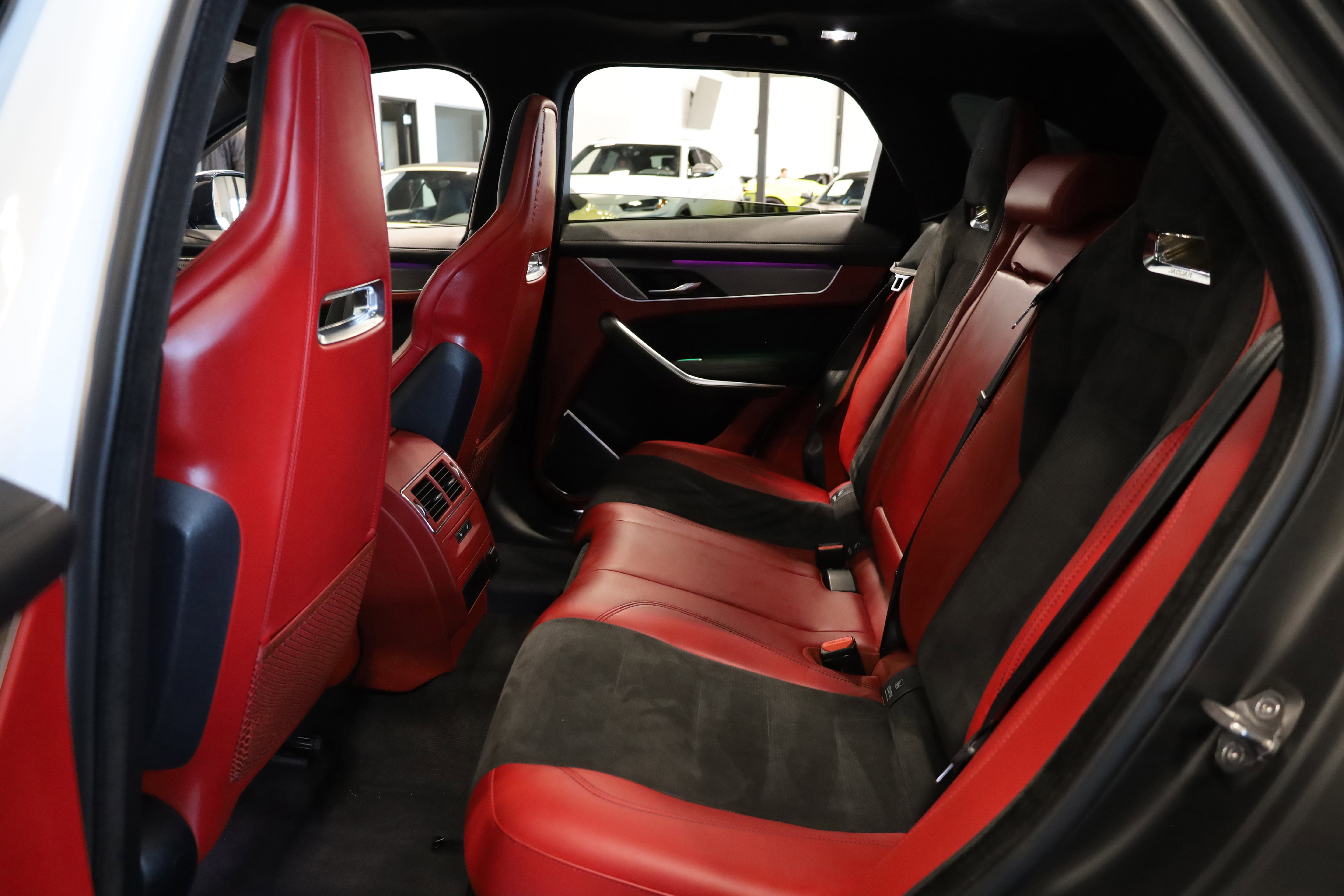 Used 2023 Jaguar F-PACE SVR image 36