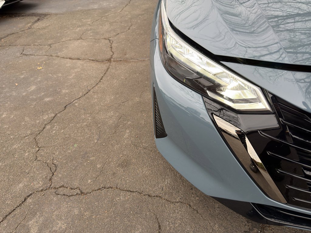 Used 2024 Nissan Sentra SR w/ SR Premium Package image 10