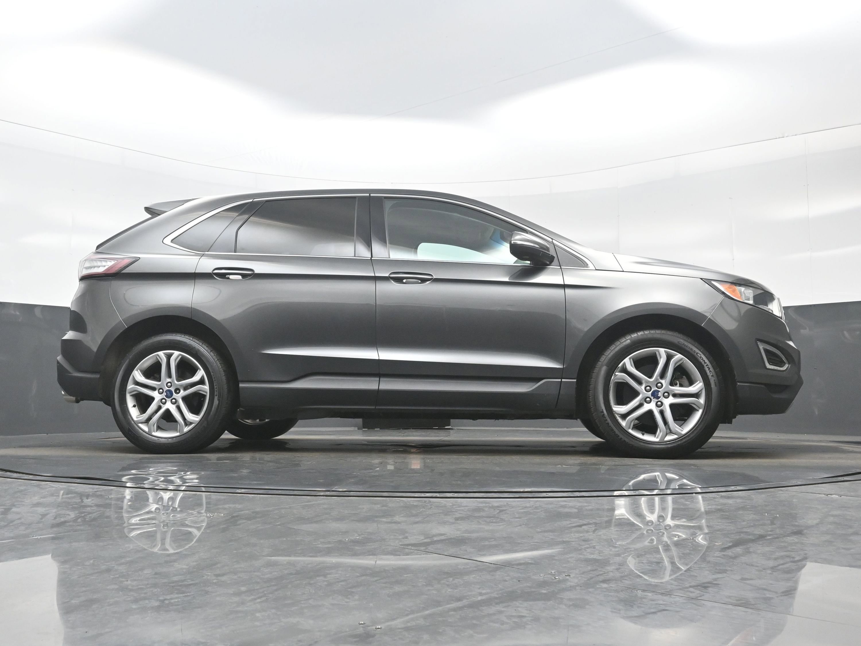 Used 2015 Ford Edge Titanium w/ Equipment Group 301A image 31