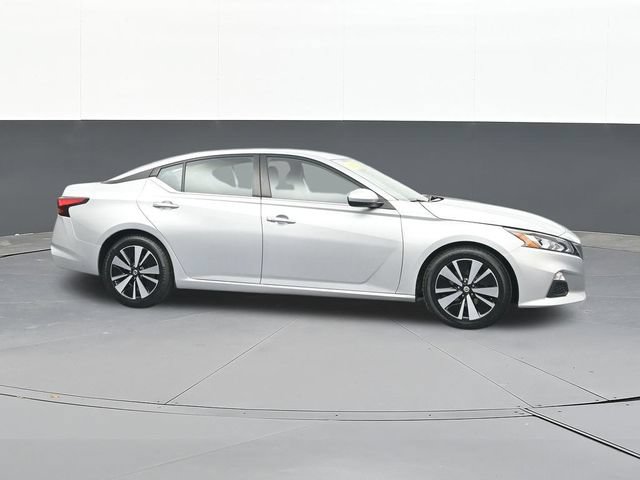 Used 2022 Nissan Altima 2.5 SV FWD image 17