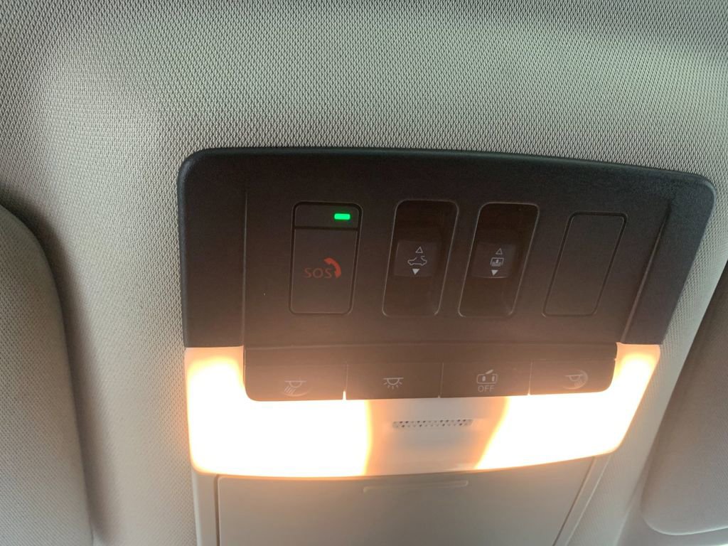 Used 2023 Nissan Pathfinder SL w/ SL Premium Package FWD image 29