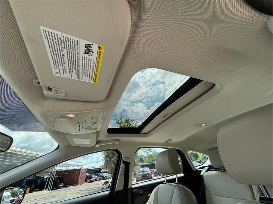 Used 2018 Ford Focus Titanium FWD image 31