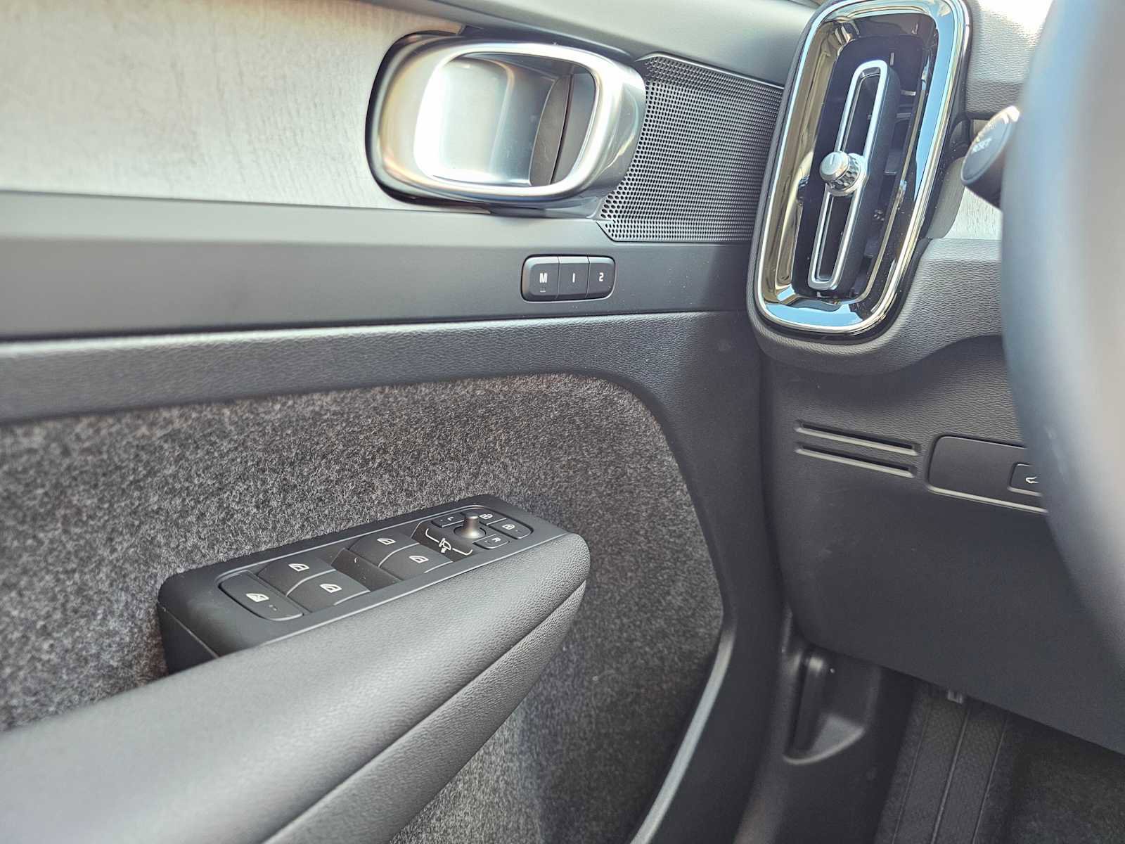 New 2026 Volvo XC40 B5 Plus w/ Protection Package Premier image 32