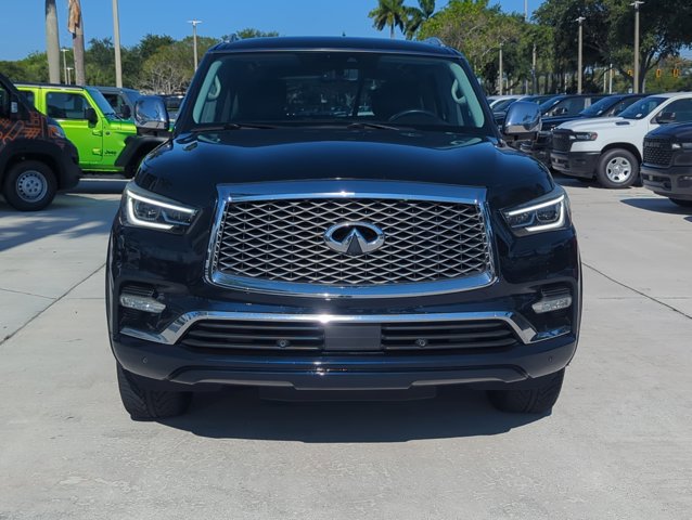 Used 2018 INFINITI QX80 2WD w/ Deluxe Technology Package image 2