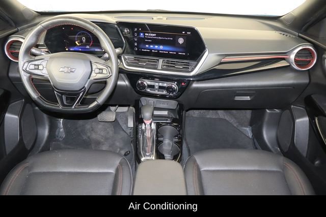 Used 2024 Chevrolet Trax RS w/ Sunroof Package FWD image 13