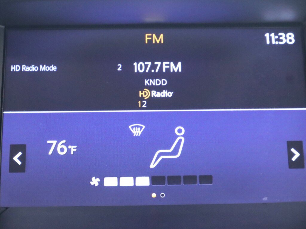 Used 2018 Nissan Pathfinder S image 16