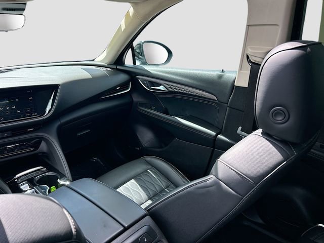 Used 2022 Buick Envision Avenir w/ Technology Package II FWD image 5