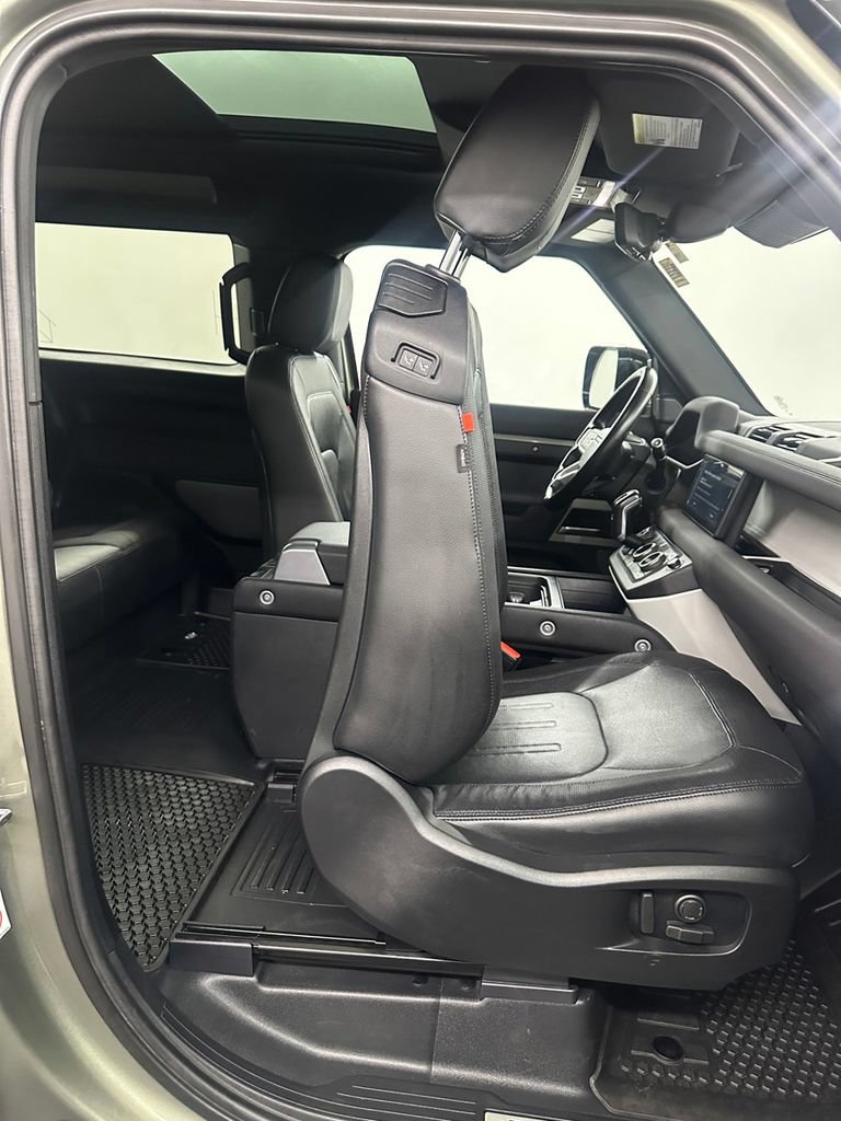 Used 2022 Land Rover Defender 90 X-Dynamic SE AWD/4WD image 30