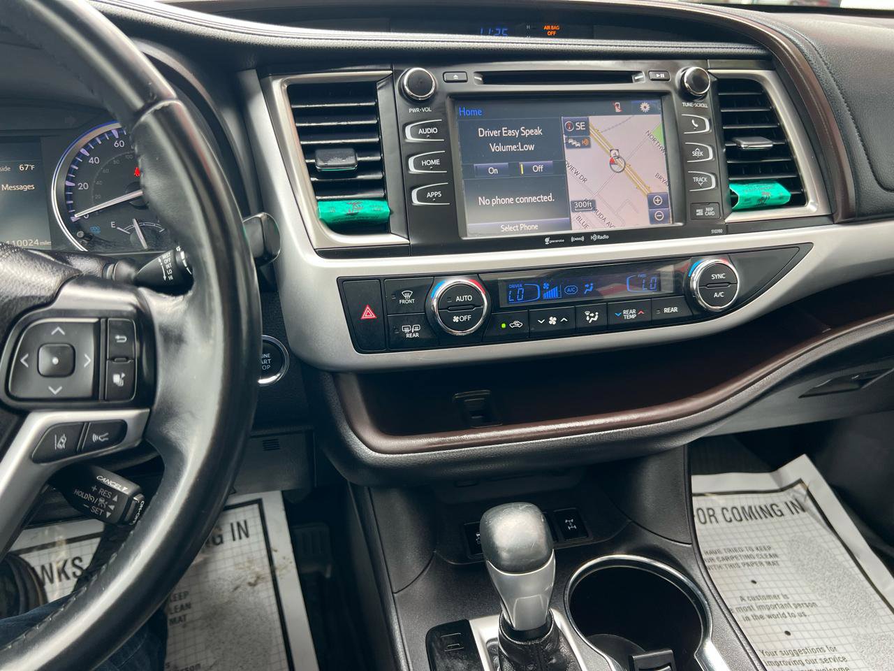 Used 2019 Toyota Highlander XLE AWD/4WD image 23