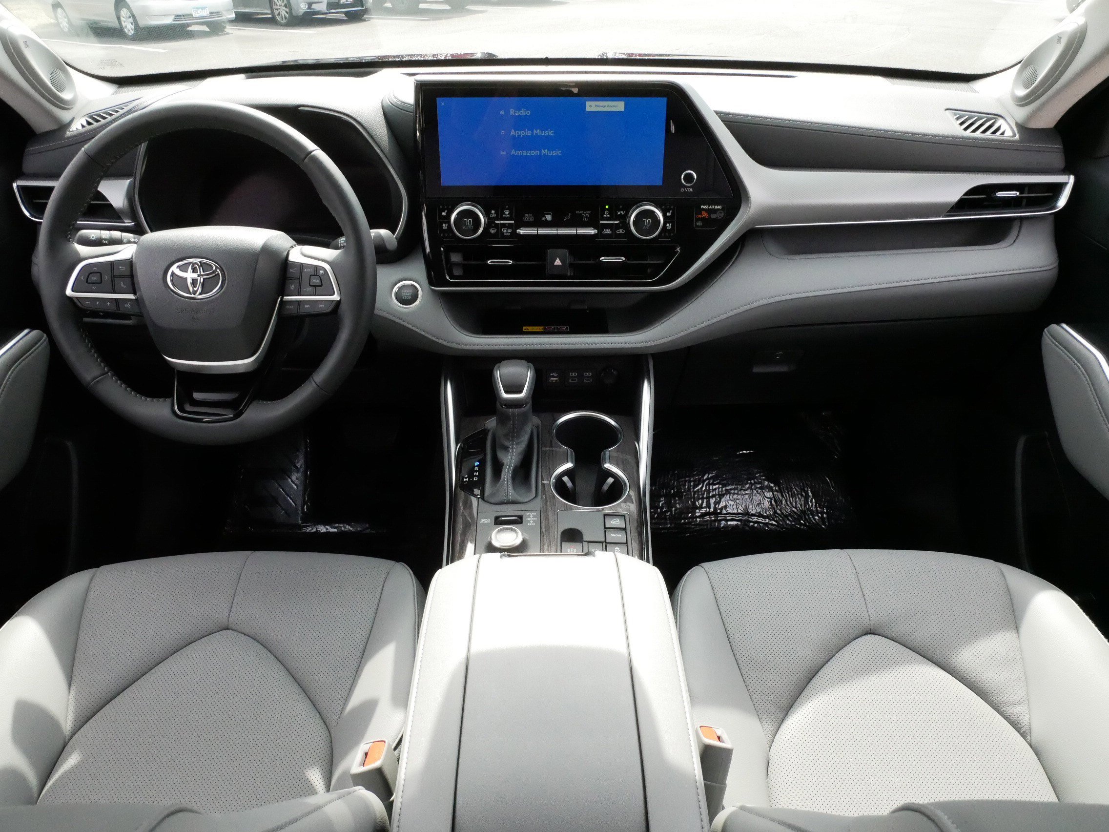 Certified 2026 Toyota Highlander Platinum AWD/4WD image 10