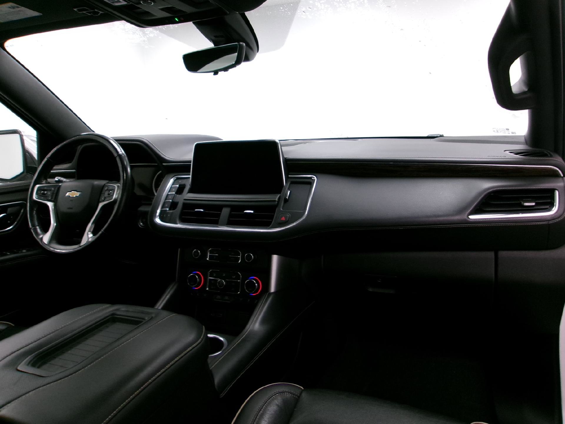 Used 2021 Chevrolet Suburban Premier w/ Premium Package image 3