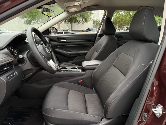 Used 2024 Nissan Altima 2.5 SV FWD image 25