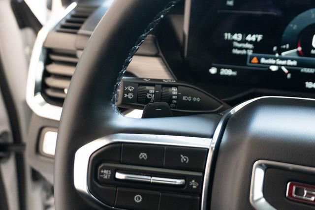 Used 2025 GMC Acadia Elevation image 29