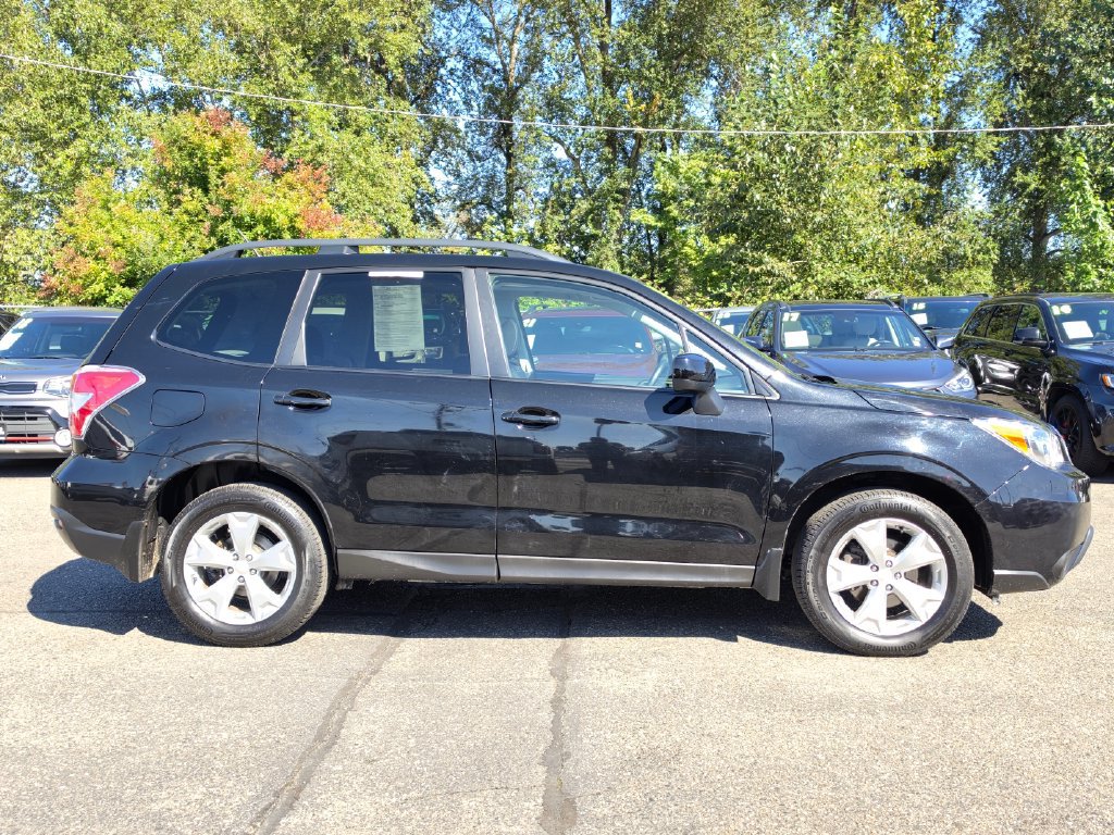 Used 2014 Subaru Forester 2.5i Premium w/ All-Weather Package AWD/4WD image 9