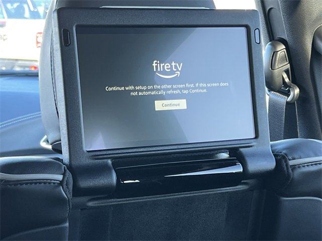 New 2026 Chrysler Pacifica Limited w/ Uconnect Theater Family Group image 41