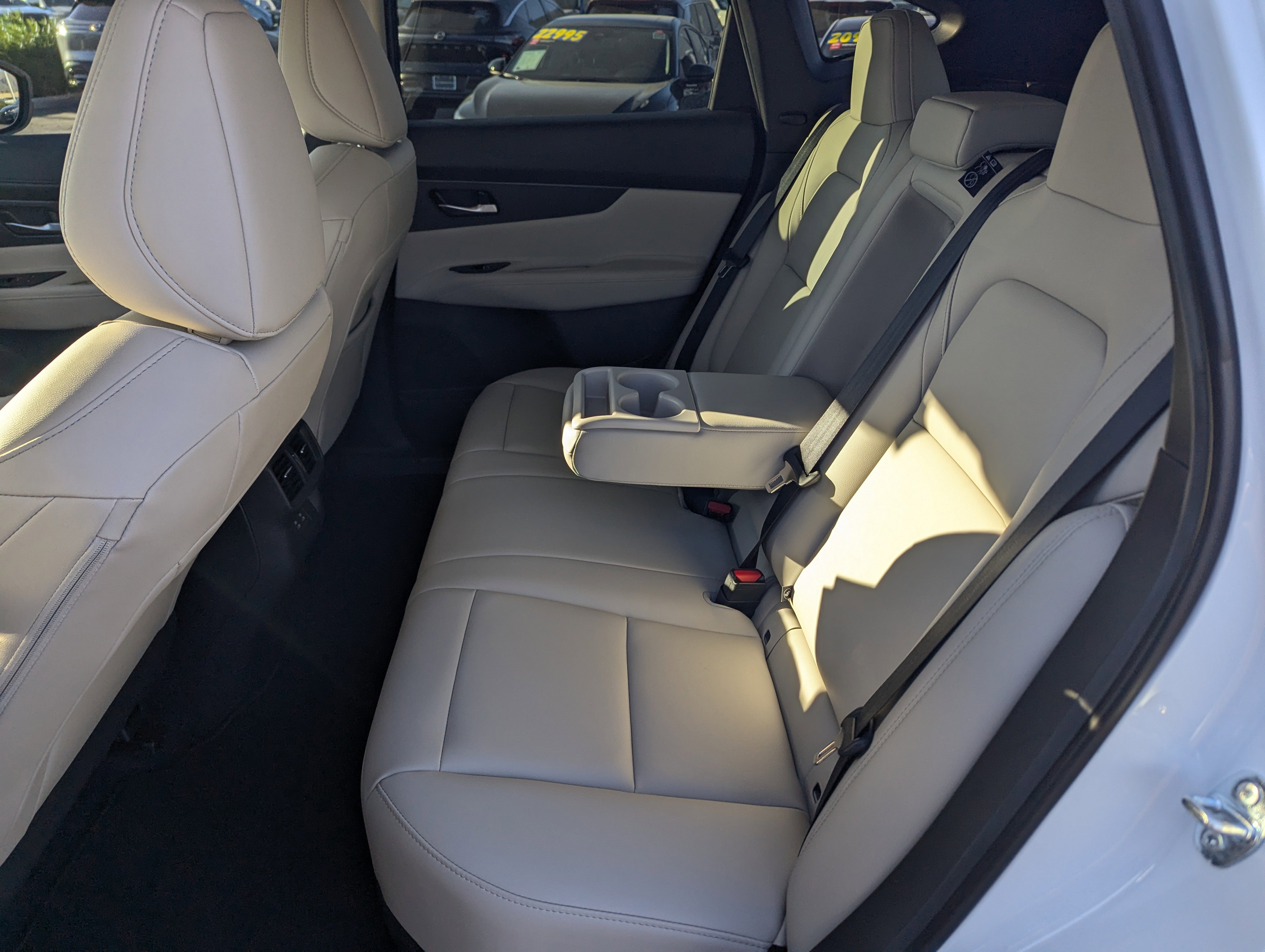 Used 2025 Nissan Murano SV image 8