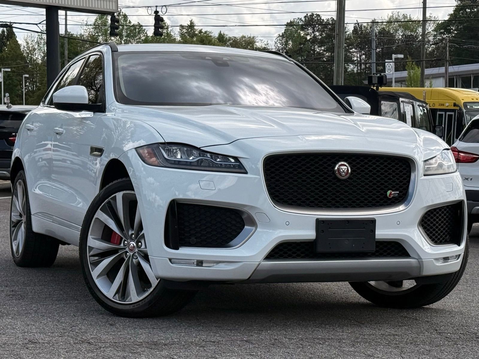 Used 2017 Jaguar F-PACE S image 7