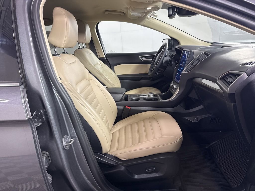 Used 2024 Ford Edge SEL w/ Convenience Package image 16