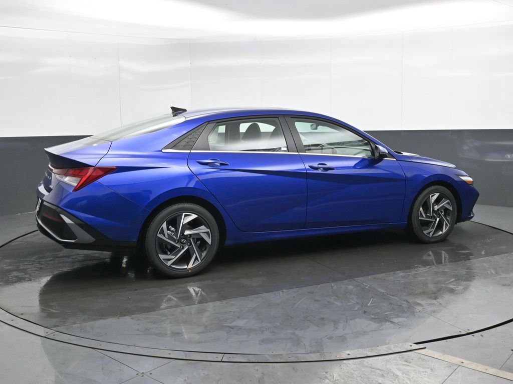 New 2026 Hyundai Elantra Limited image 2
