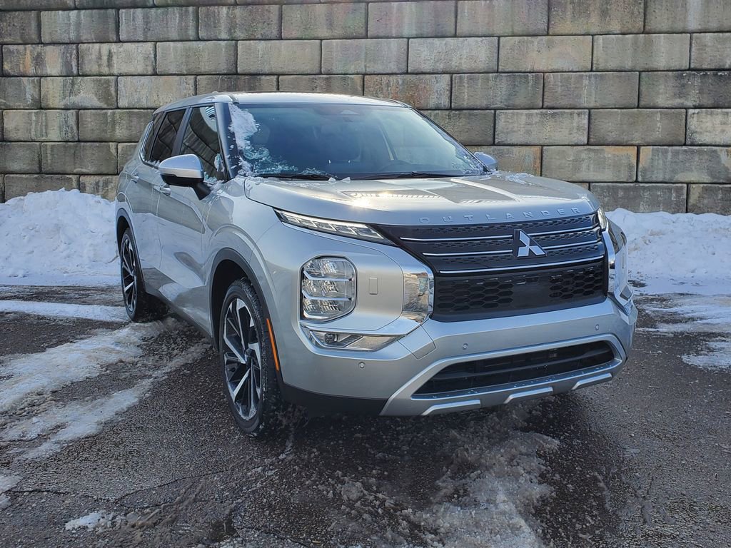 Used 2024 Mitsubishi Outlander SE image 8