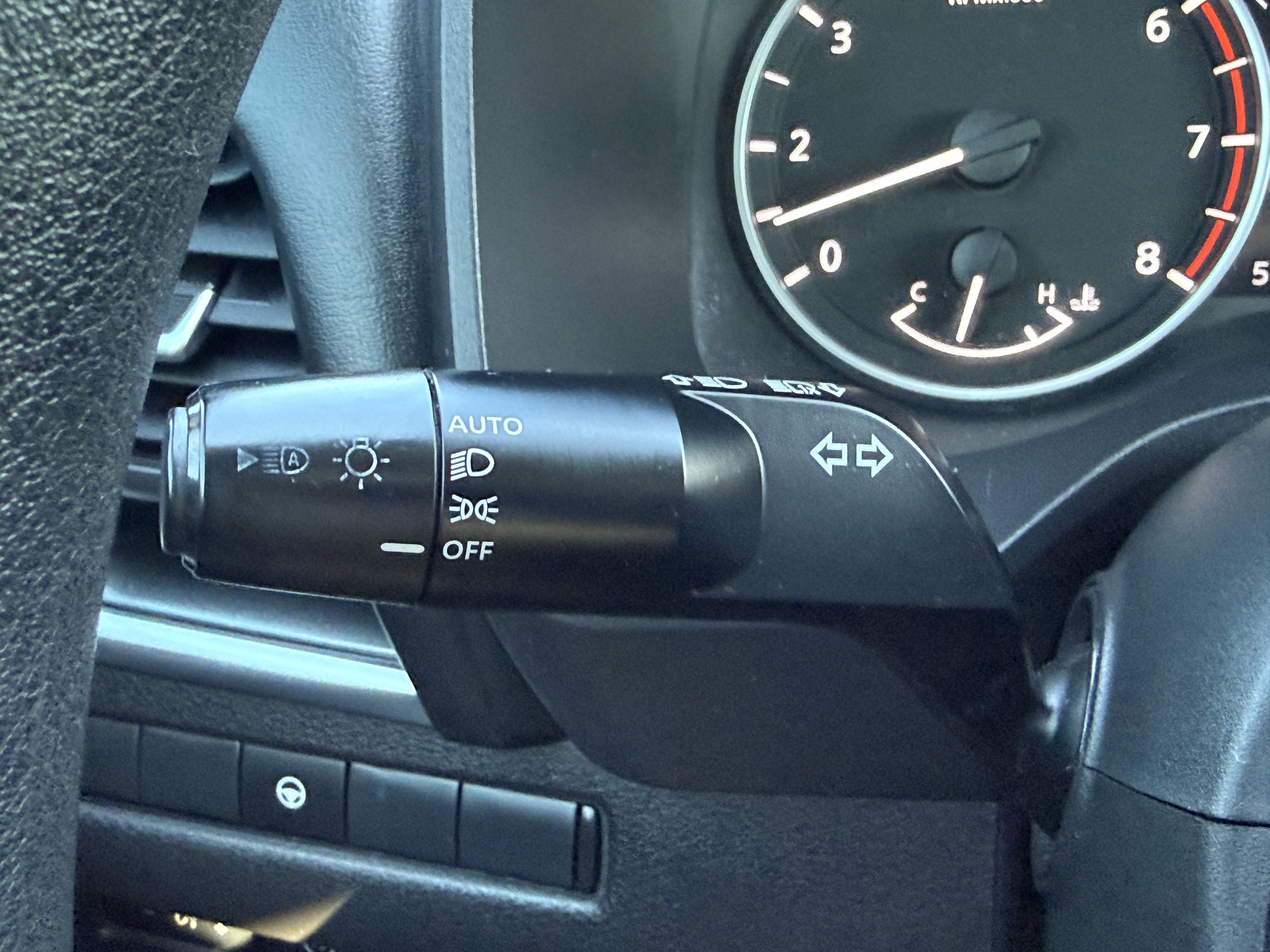 Used 2024 Nissan Rogue SV FWD image 21