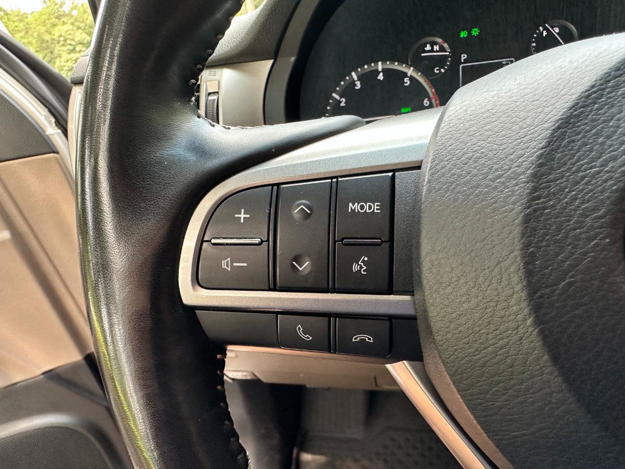 Used 2023 Lexus GX 460 Premium w/ Premium Package AWD/4WD image 38