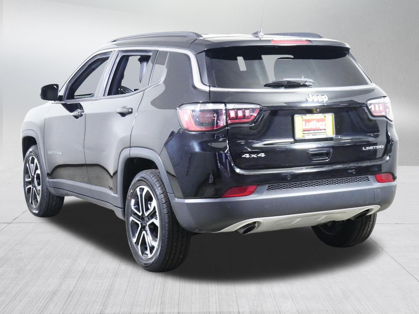 Used 2023 Jeep Compass Limited AWD/4WD image 5