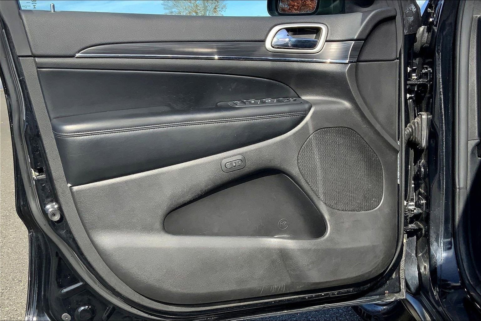 Used 2021 Jeep Grand Cherokee Limited w/ Trailer Tow Group IV image 20