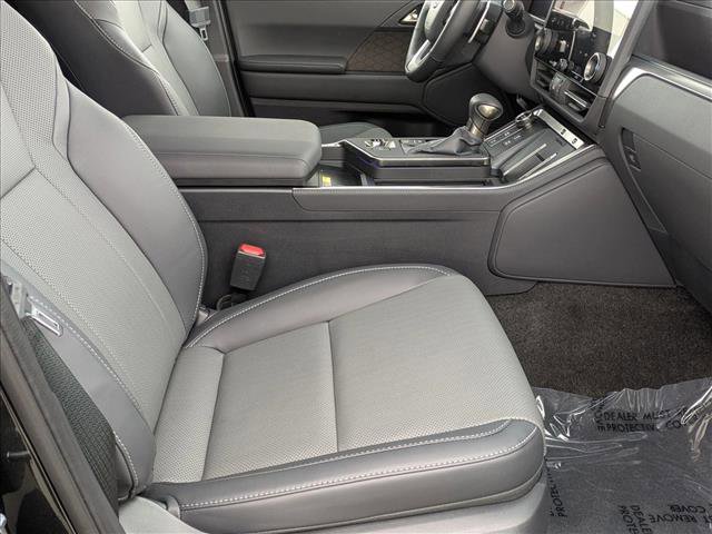 Used 2026 Lexus GX 550 w/ Accessory Package (2T) AWD/4WD image 23