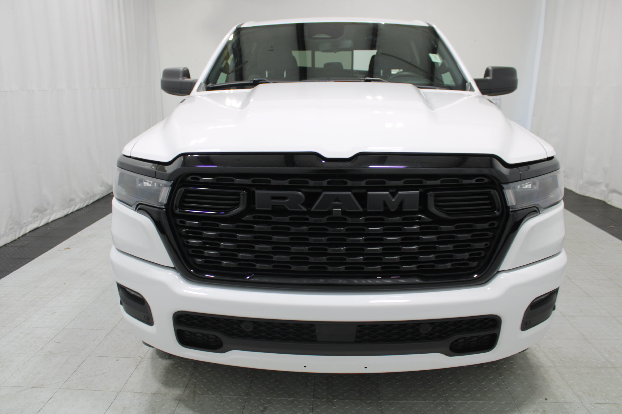 Used 2025 RAM 1500 Tradesman w/ Night Edition AWD/4WD image 3