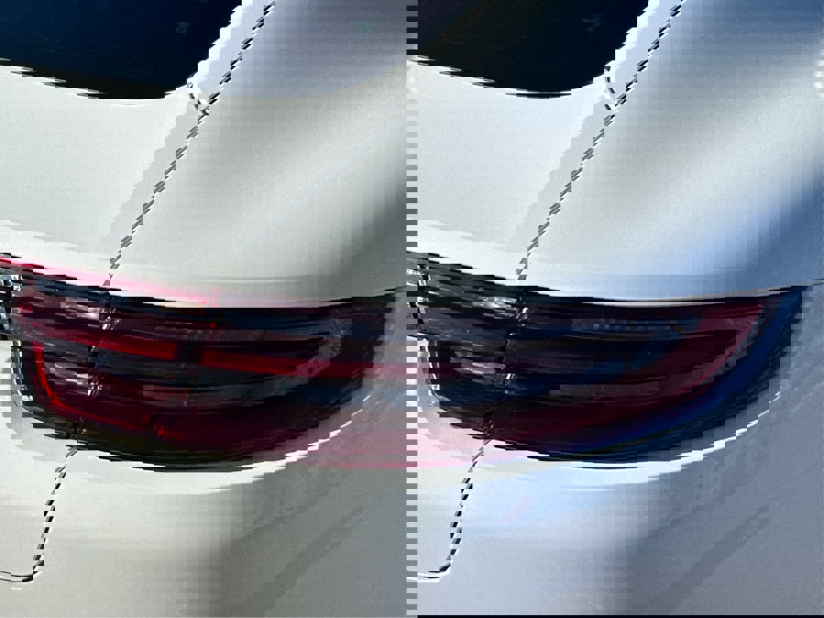 Used 2019 Porsche Panamera 4S image 32