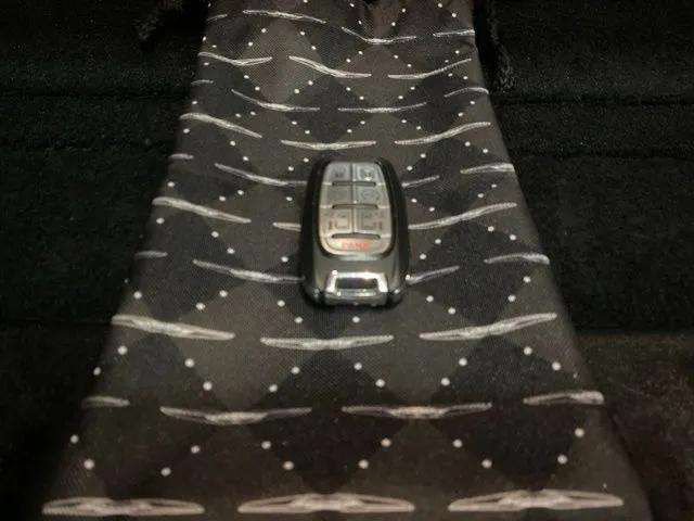 Used 2025 Chrysler Pacifica Select FWD image 86