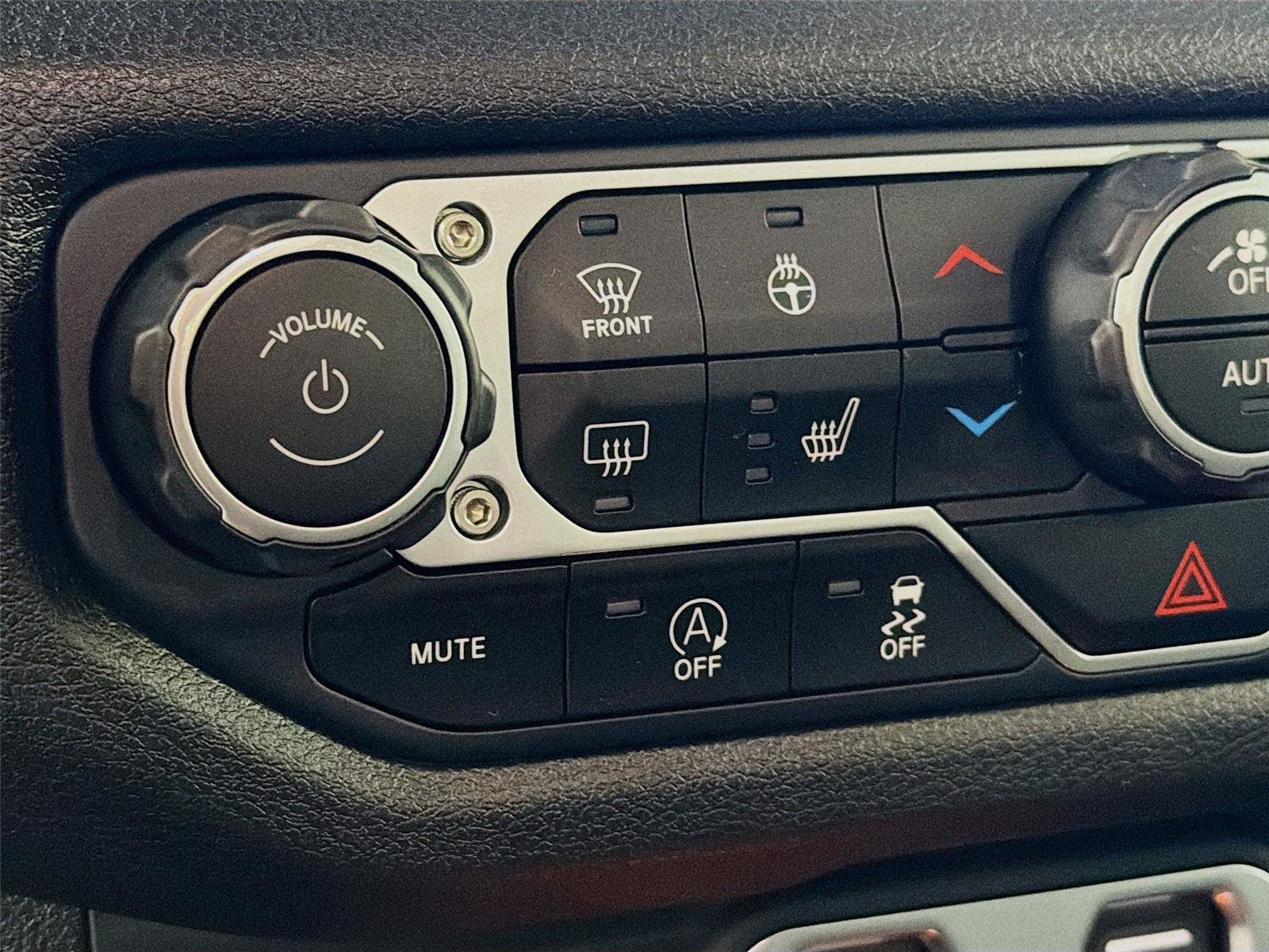 Used 2025 Jeep Gladiator Sport AWD/4WD image 24