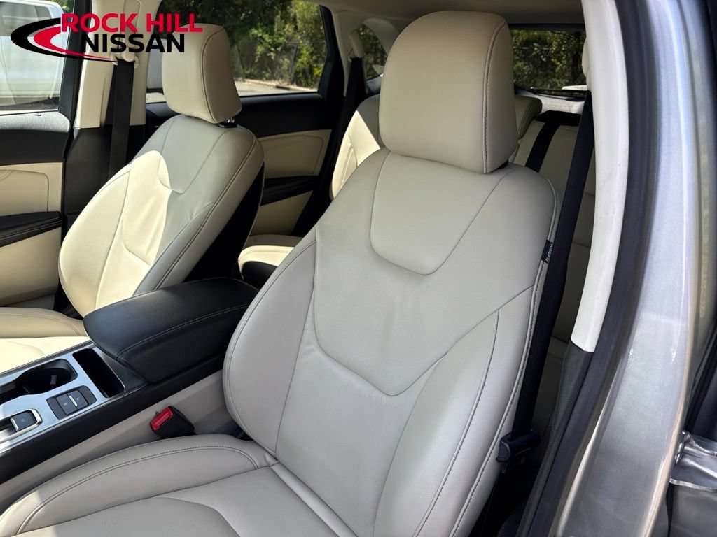Used 2022 Ford Edge Titanium AWD/4WD image 15
