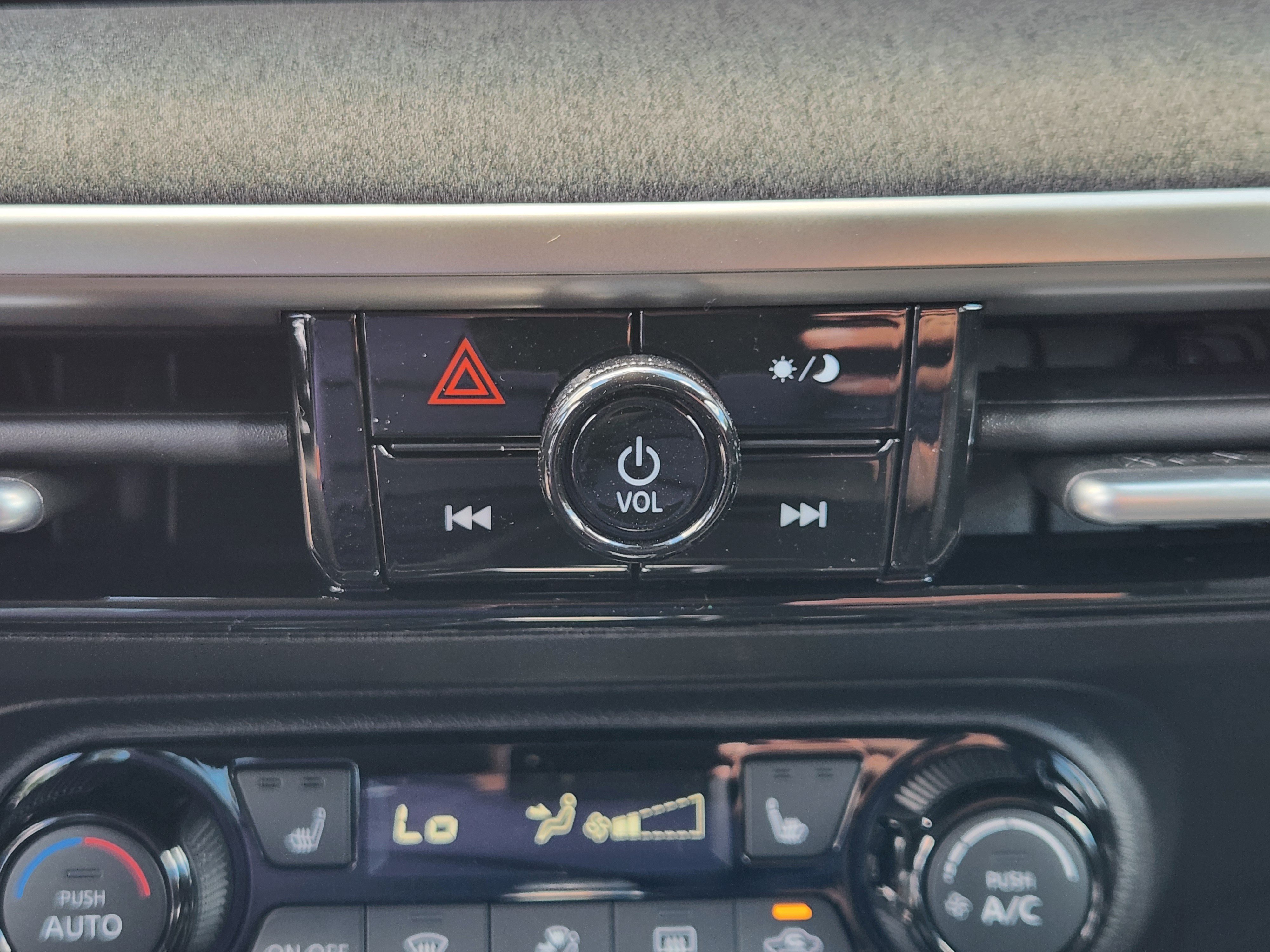 Used 2026 Nissan Kicks SV AWD/4WD image 32