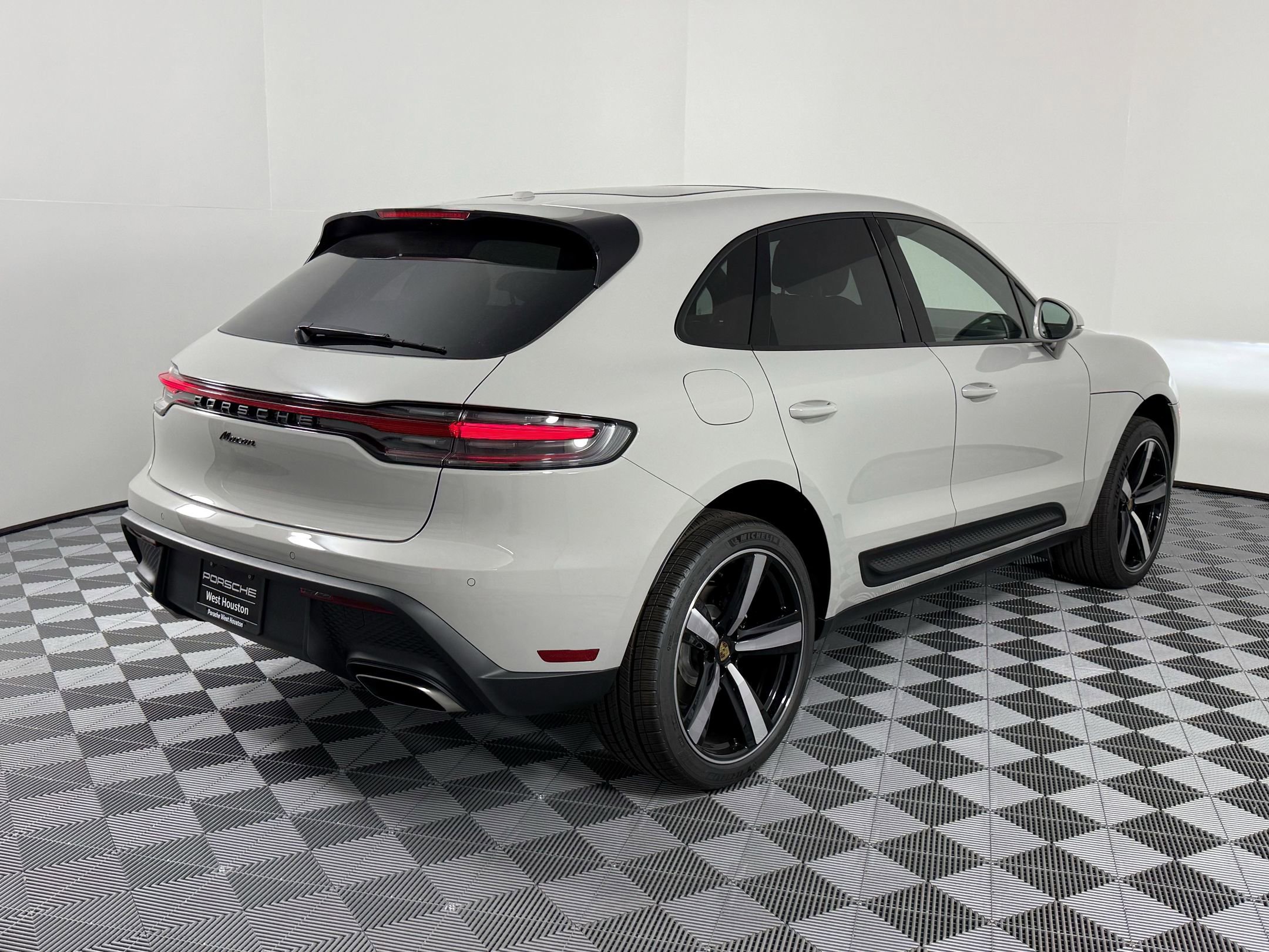 New 2025 Porsche Macan image 9