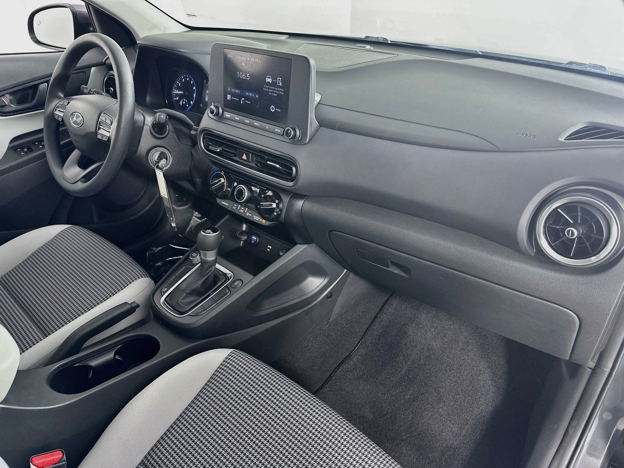 Used 2023 Hyundai Kona SE AWD/4WD image 26